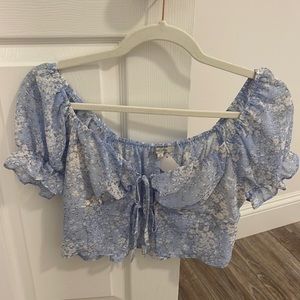 blue floral crop top dor L dor
